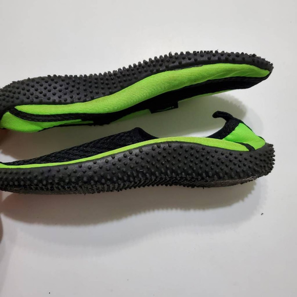 Wave Runner Unisex Kids 2 Water Shoes Green Black Colorblock Mesh Slip On - Picture 1 of 12